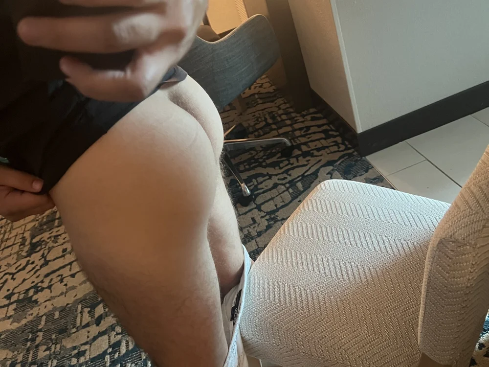 ห้องแชทออฟไลน์ของ nudeboyarabb