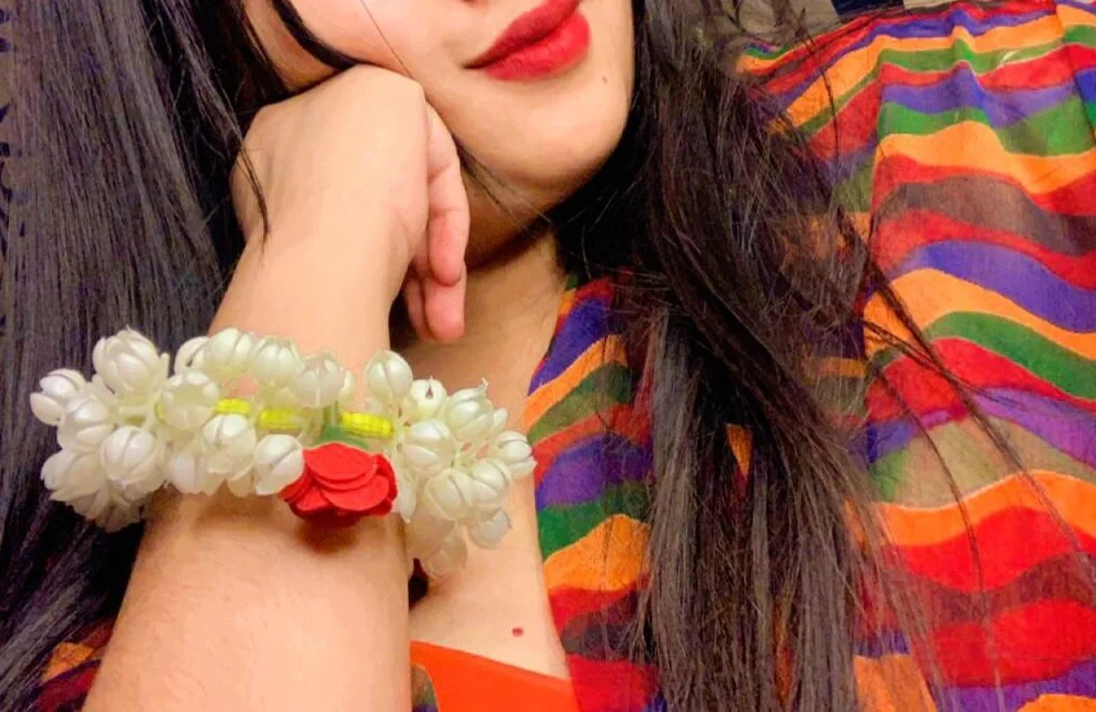 Mujhra_wali's Offline Chat Room