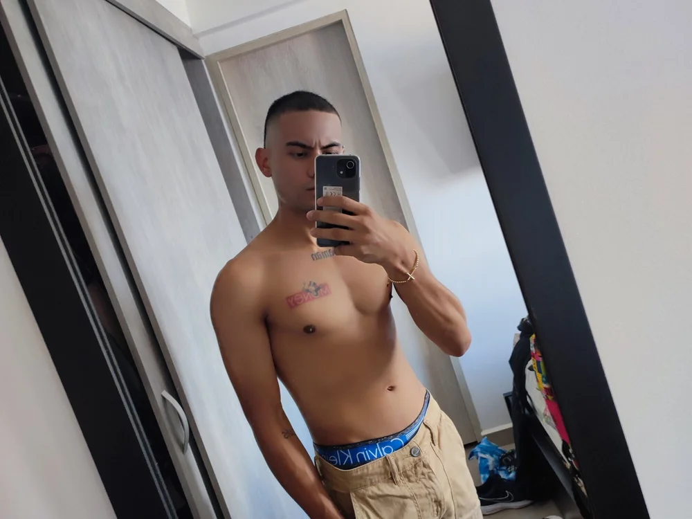 miguell_angel's Offline XXX Chat