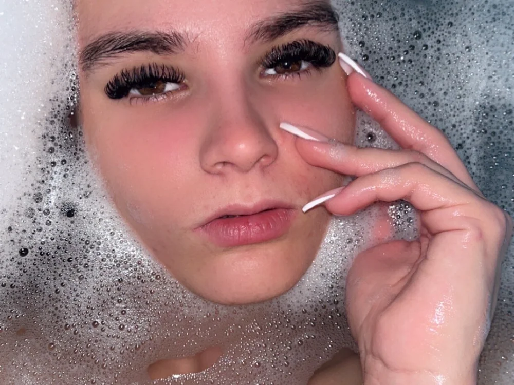 _Bella_Young's Offline XXX Chat