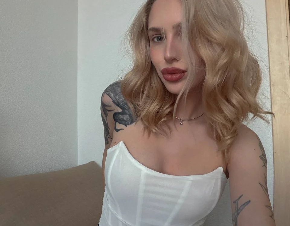 MichelleHoneyy's Offline Chat Room