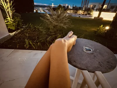 Arina_Bloom Female Analfingering XXX Webcam