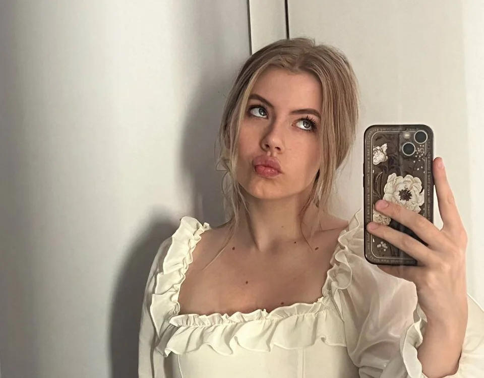 loveislilly's Offline Chat Room
