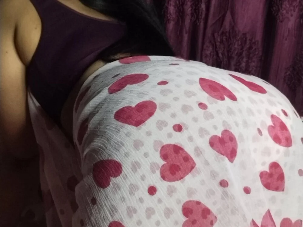 Housewife_99 – Offline XXX chat