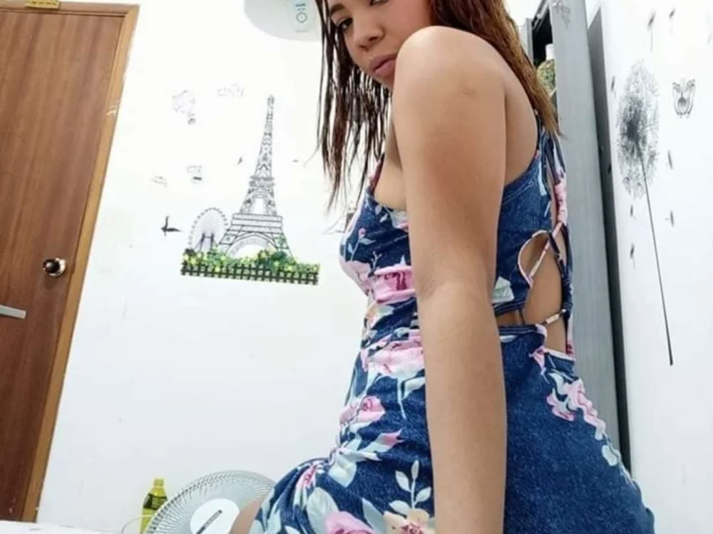 Mia_Sasha22's Offline XXX Chat