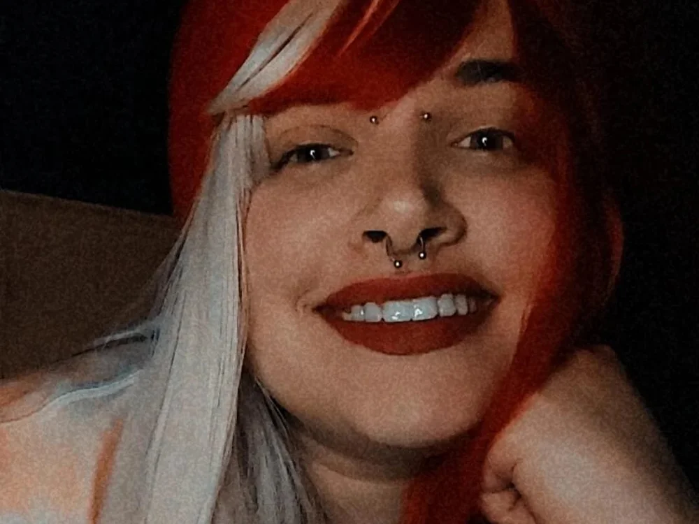 dommeccami's Offline Chat Room