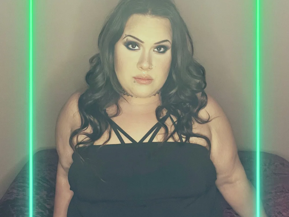 EdenEerie Adlı Modelin Çevrimdışı XXX Sohbeti