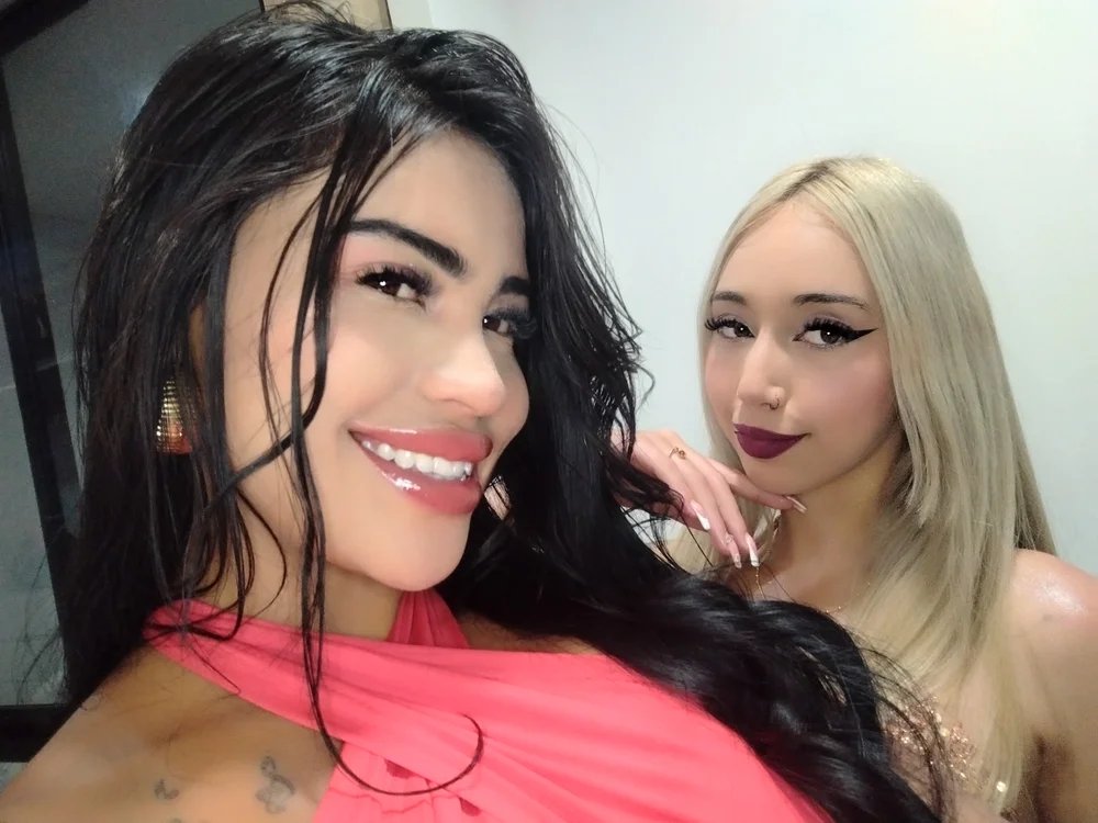 غرفة دردشة Red_LipsDuo دون اتصال