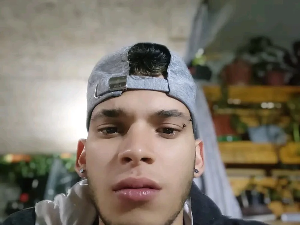sebastian_master's Offline XXX Chat