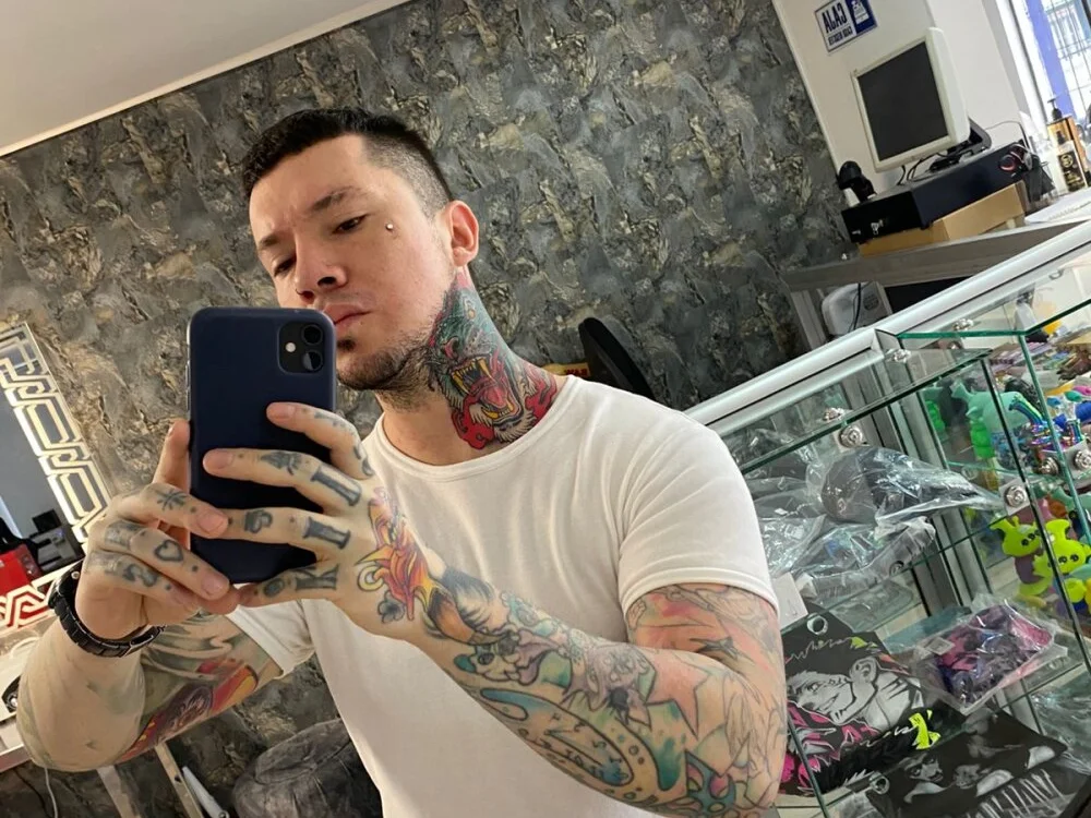 Adam_tatto offline XXX-chatje