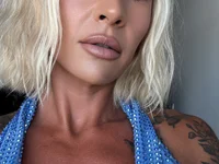Mia_LatinaX's webcam live show