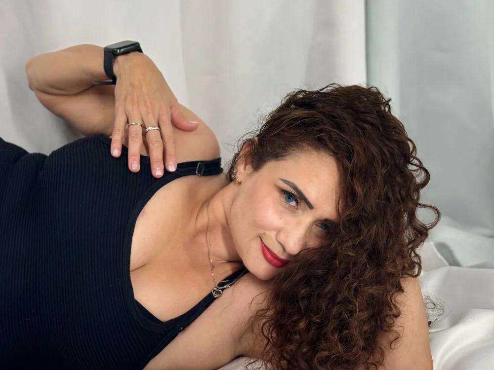 Amelie_Bakerr_'s Offline XXX Chat