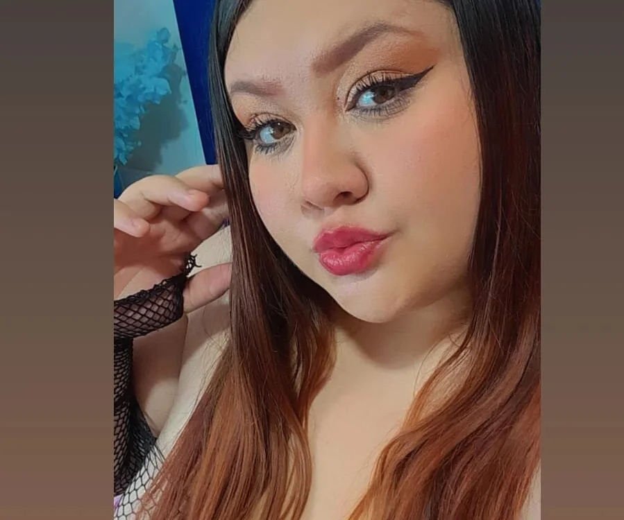 hanna-baker01 Adlı Modelin Çevrimdışı XXX Sohbeti