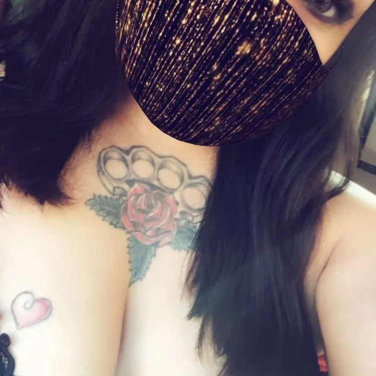 TattedHOTmess' Offline XXX Chat