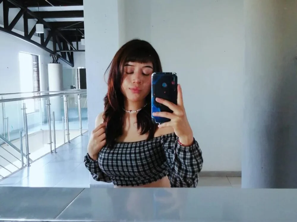 Emily_Tx_'s Offline XXX Chat