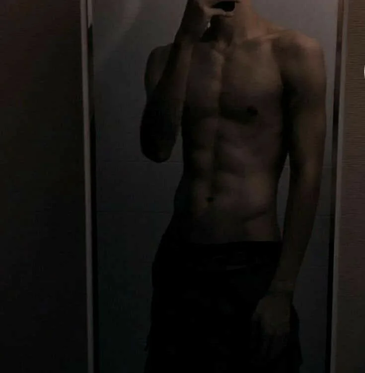 Tenorio_2000's Offline Chat Room