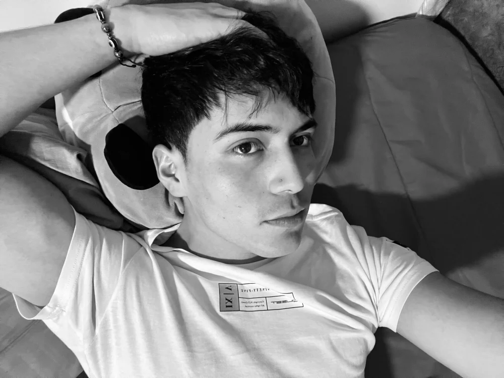 JohanesT21 offline chatrum