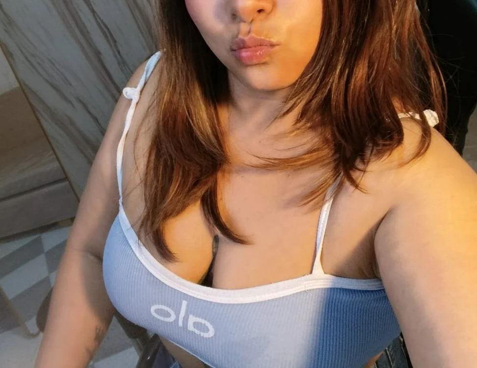 celeste_gray69's Offline Chat Room