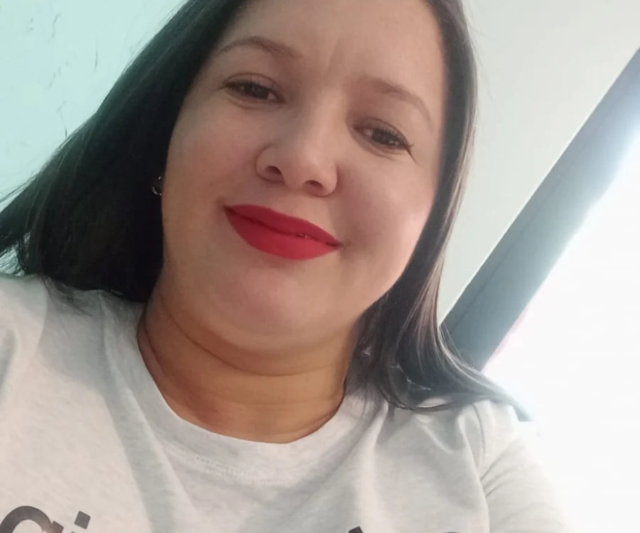 Bela_Gomez offline chatrum