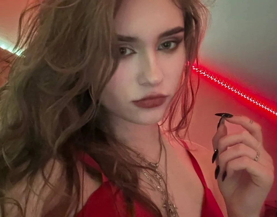 Alyssa_Thornwod Offline XXX-chat