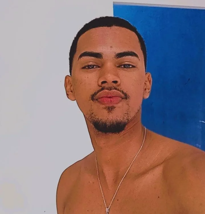 ghfoxx Offline XXX-chat