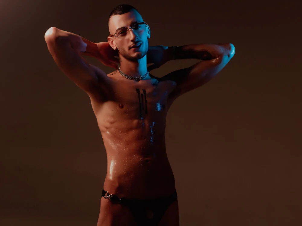 Sxxthiago: офлайн-секс-чат