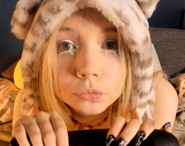 DaisyElmers' Offline XXX Chat