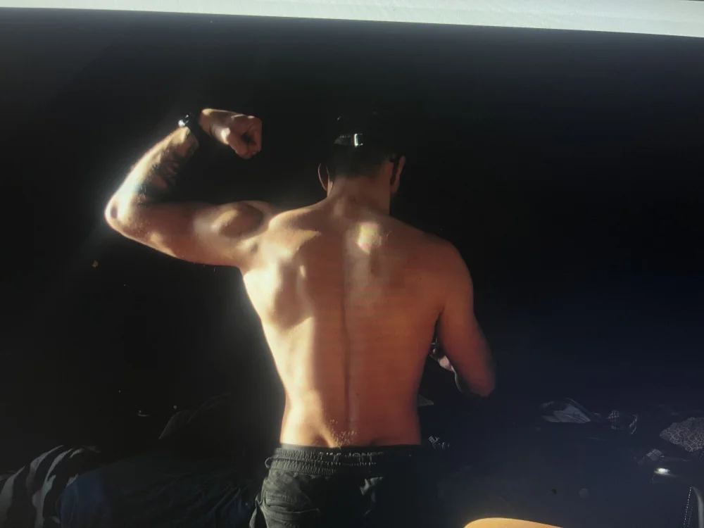 mateoooo12413's Offline Chat Room