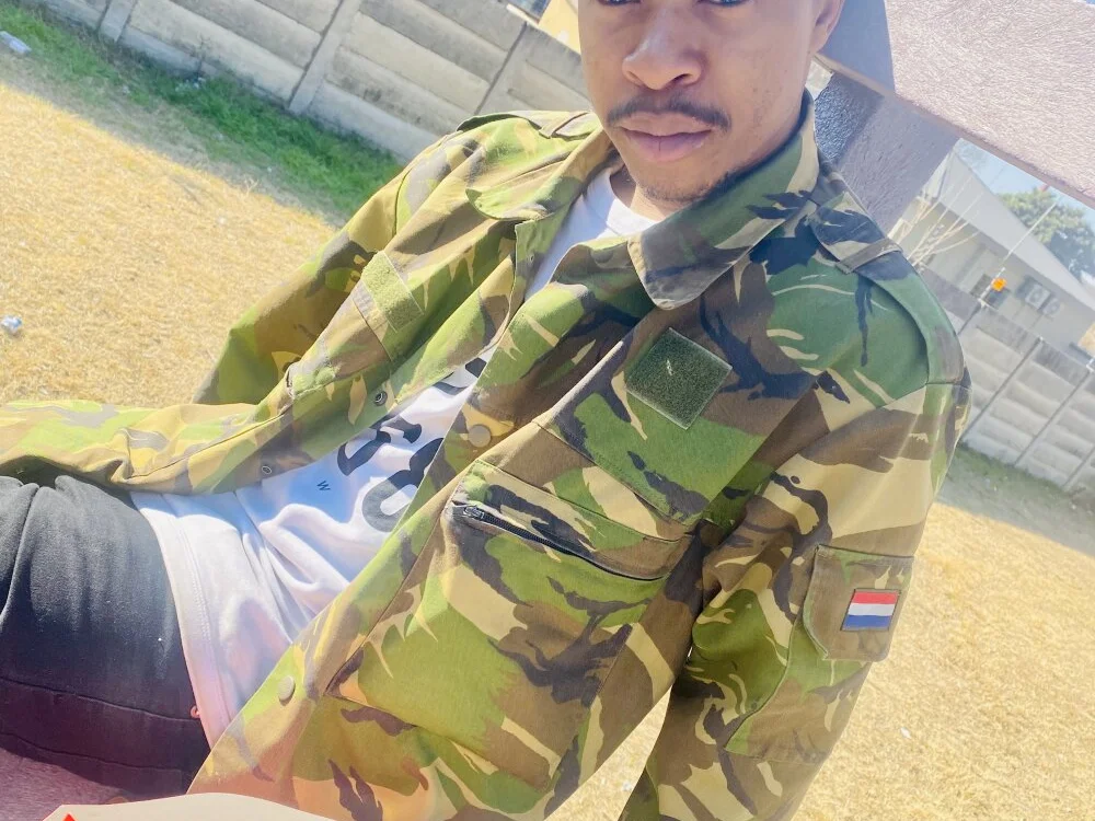 Xthexoticguy offline XXX-chatje