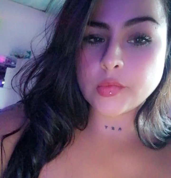 sofii_lovee23's Offline Chat Room