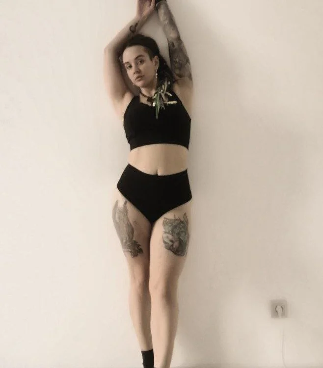 LisaFoxy_y's Offline XXX Chat