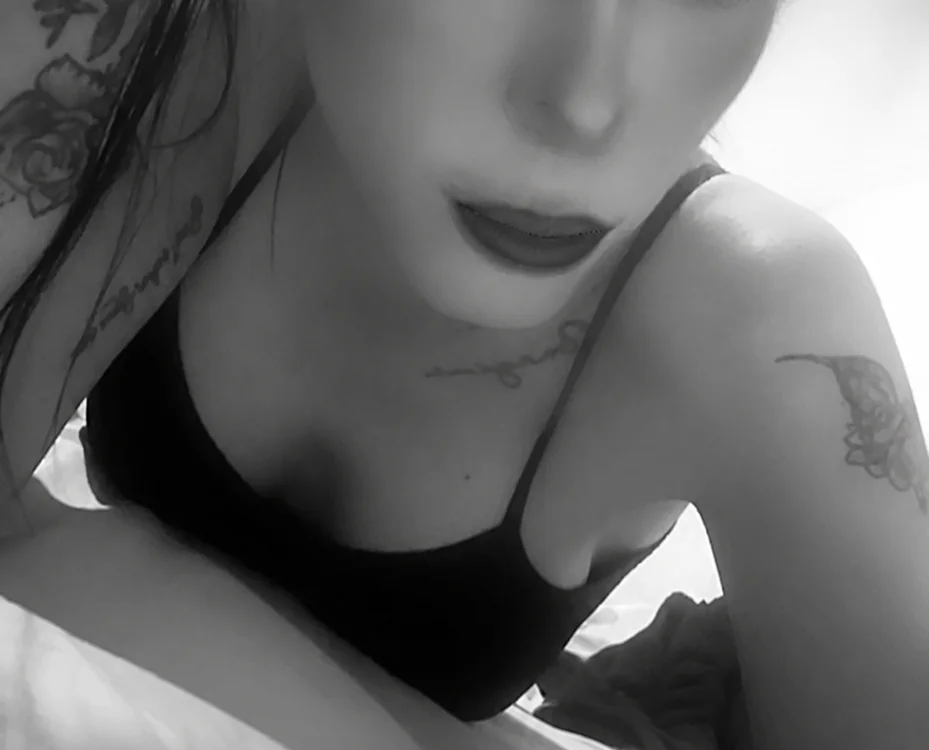 starhot- Adlı Modelin Çevrimdışı XXX Sohbeti