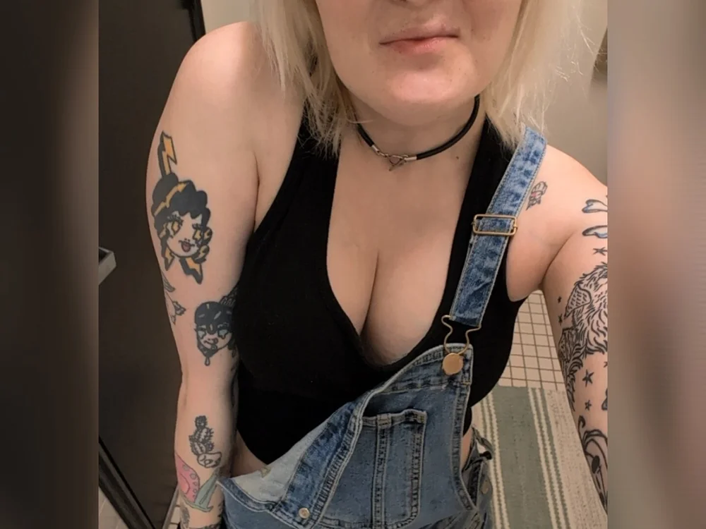 ramonasquirts' Offline XXX Chat