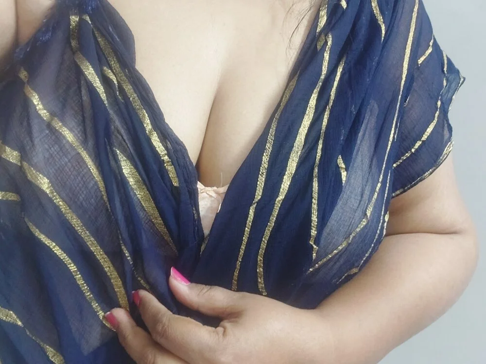 Rimjhim Adlı Modelin Çevrimdışı XXX Sohbeti