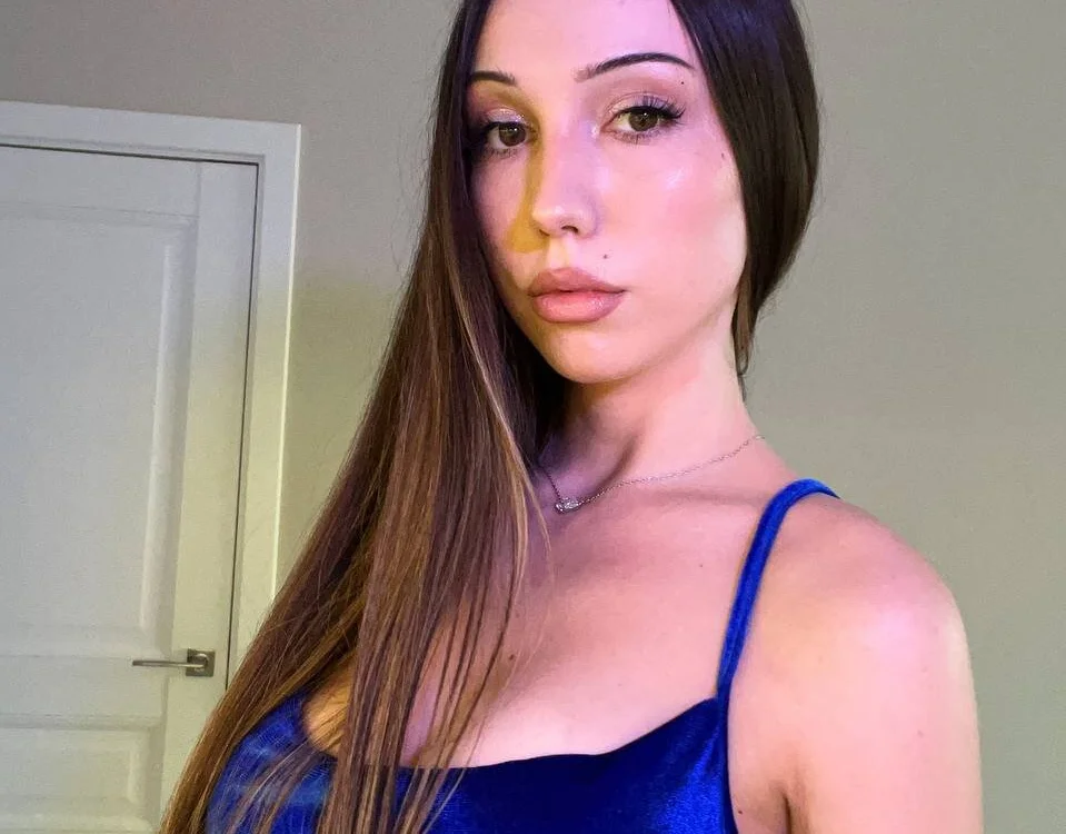 AnnisDavi's Offline Chat Room