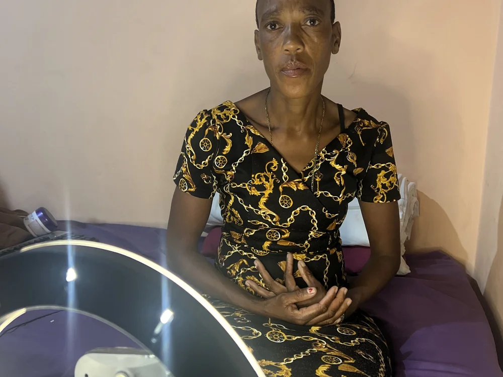 ebonylongpussylips' Offline XXX Chat