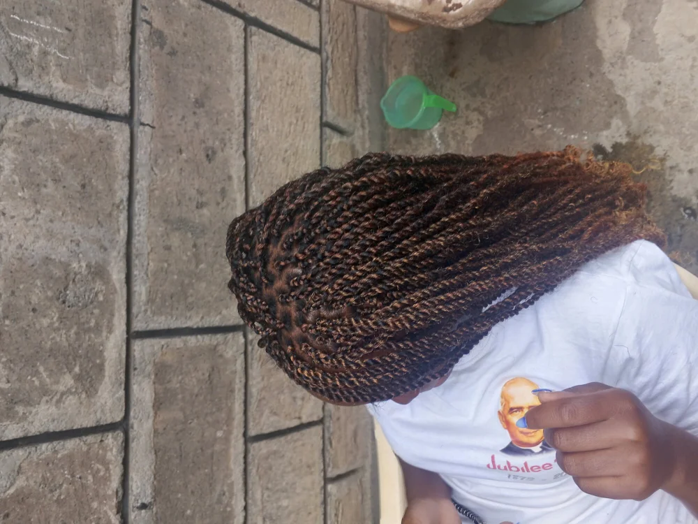Annlydiaa cover photo