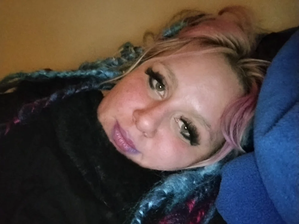 BadPrincessa87's Offline Chat Room