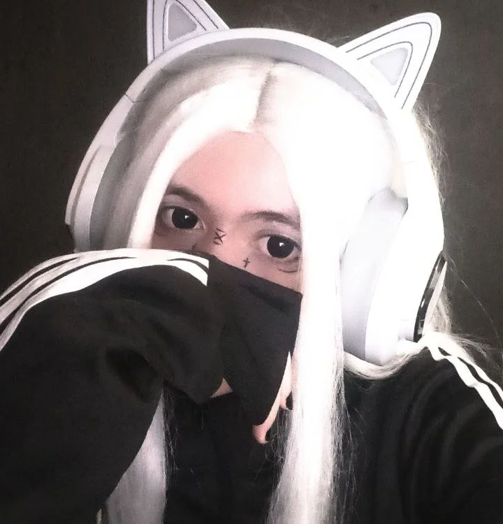 PhilippaFarman's Offline Chat Room