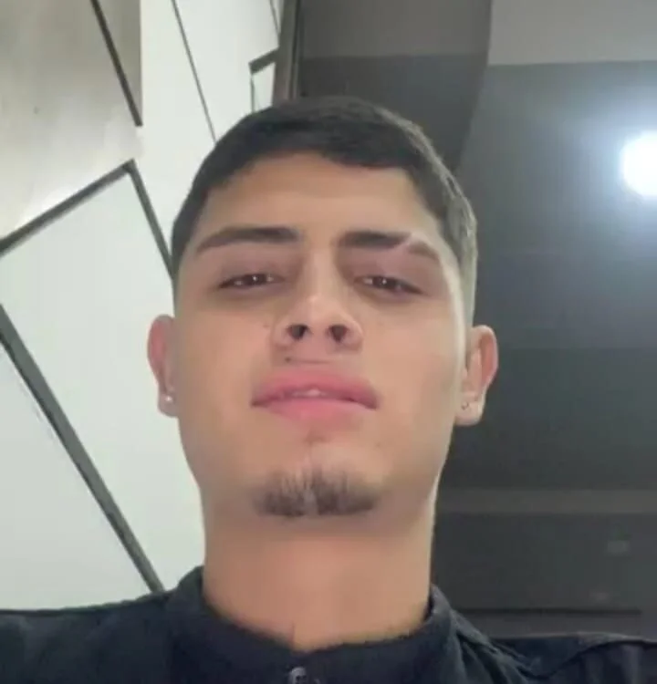 boyfucks06's Offline Chat Room