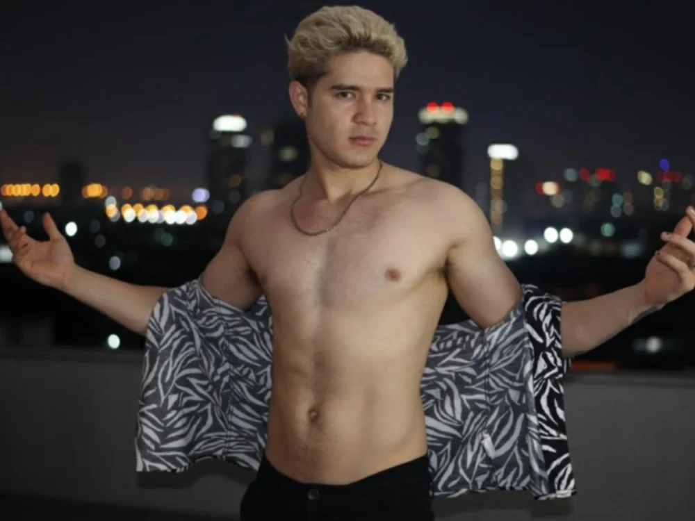 RayanLynxx Offline XXX-Chat