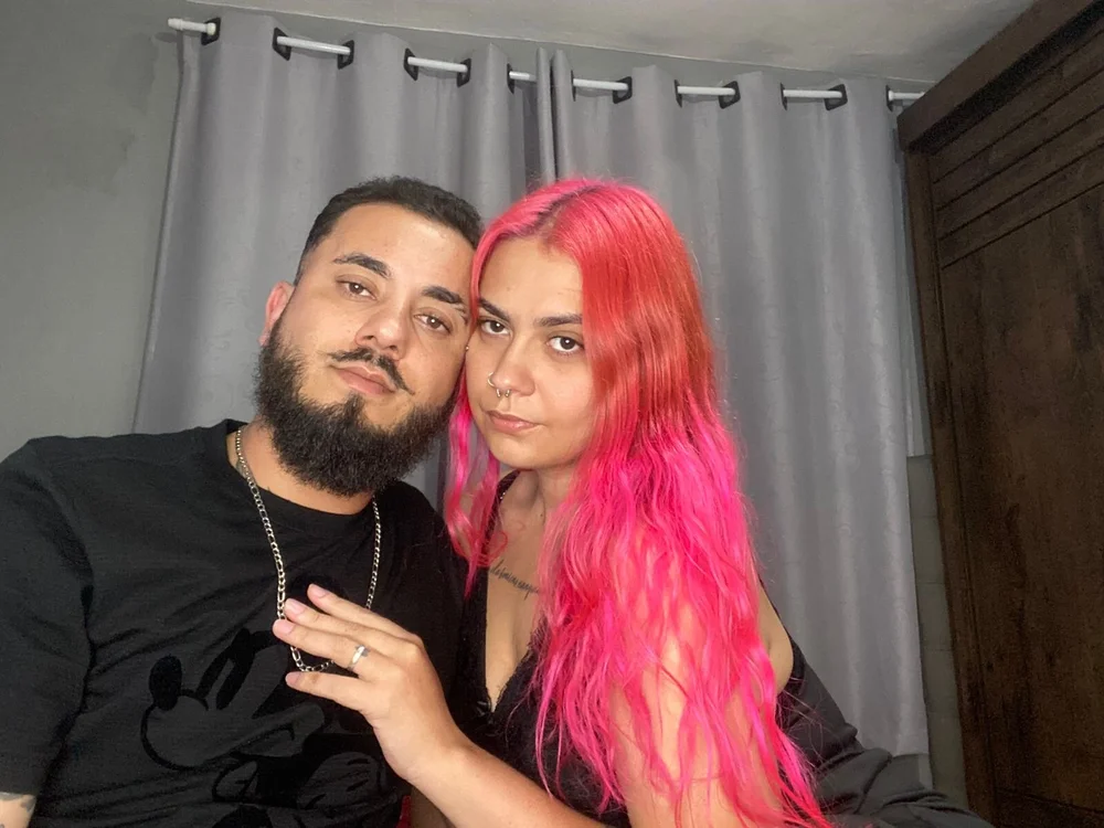 PinkInkCouple's Offline Chat Room