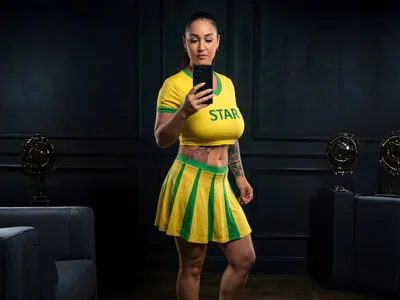 Amy-Officee - Trans 