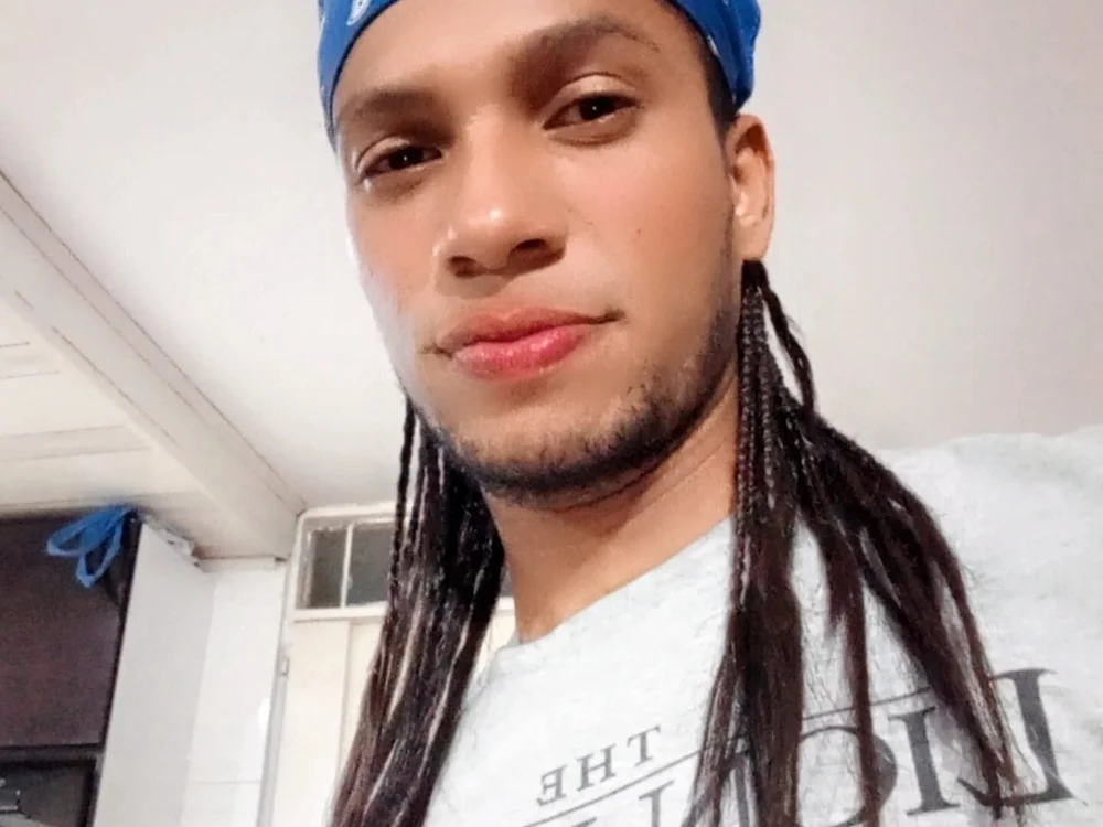 brunetteboy01 offline chatrum