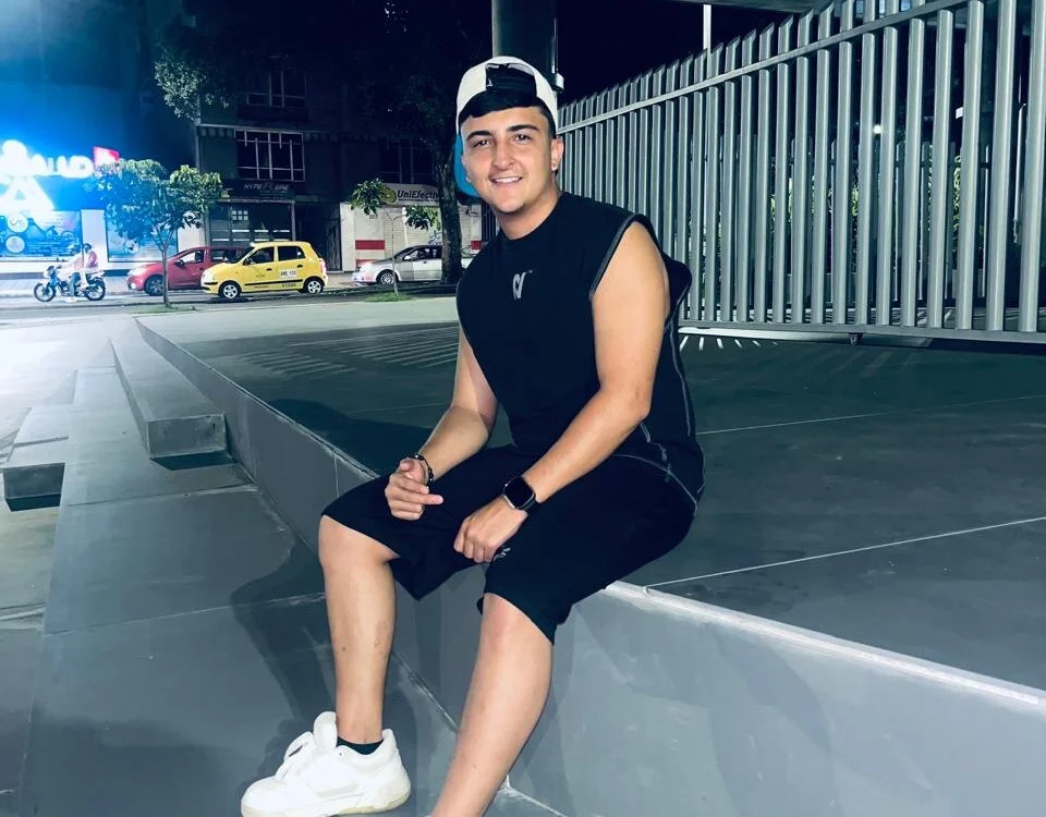 felix_thunder_ Offline XXX-chat