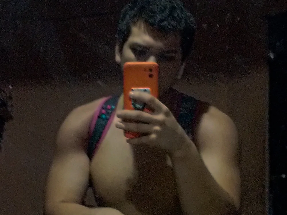 rompeuteros3000's Offline XXX Chat