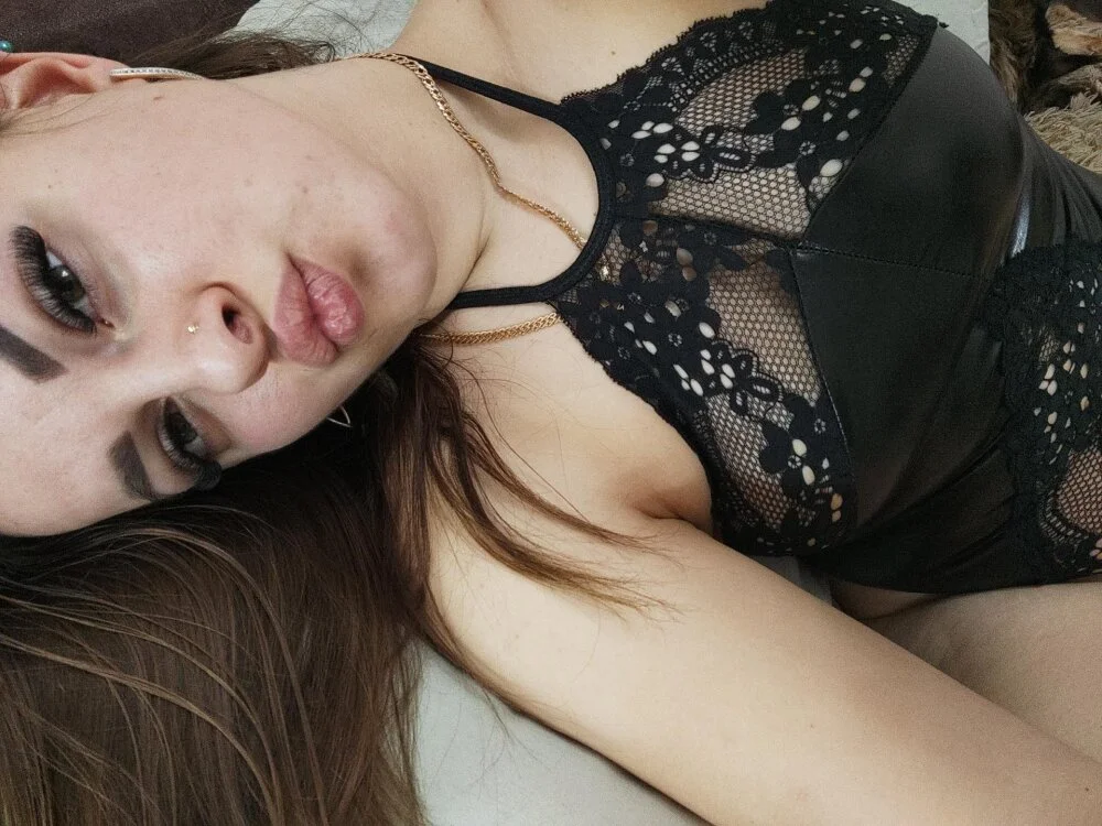 دردشة Sweety_Minds الجنسية دون اتصال