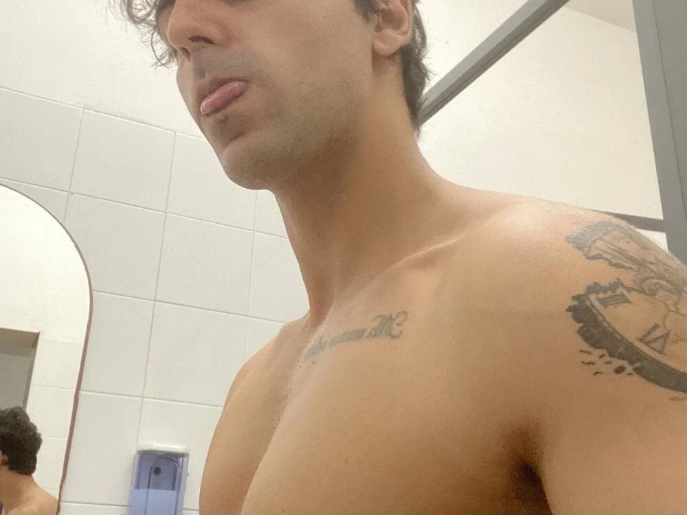 Offline XXX chat mikekmi21