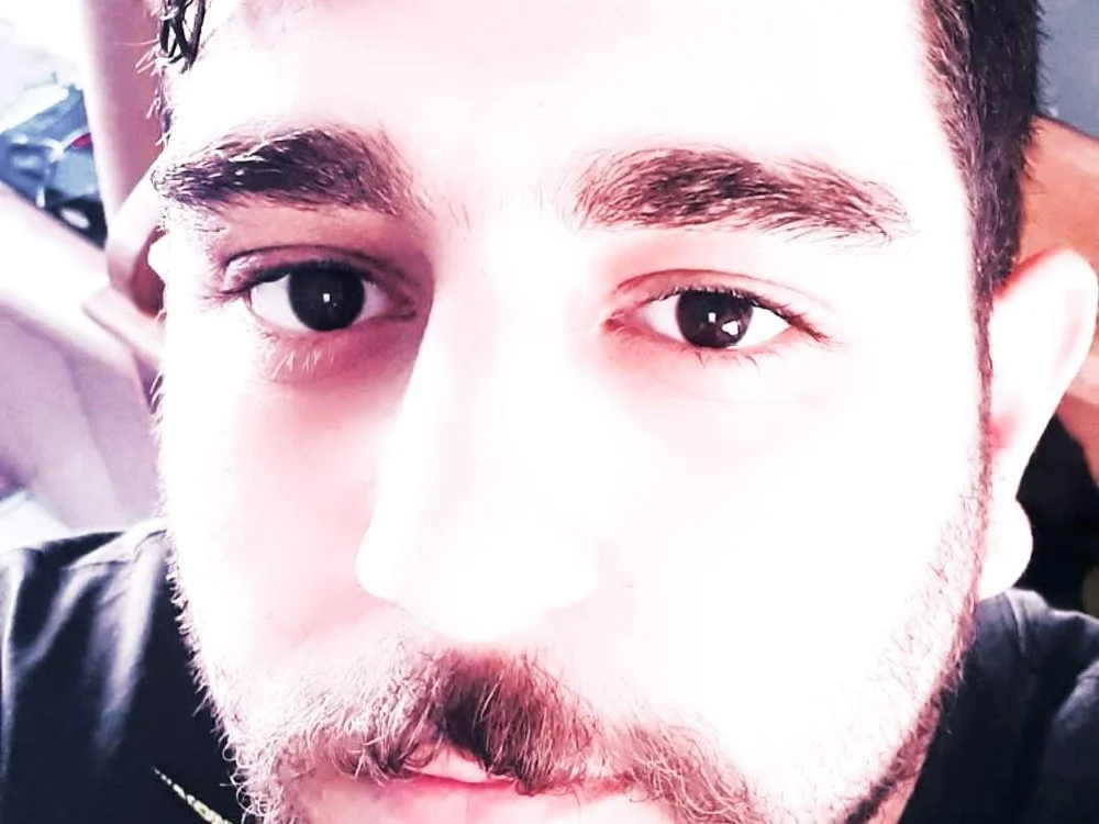 Leomansxe's Offline Chat Room
