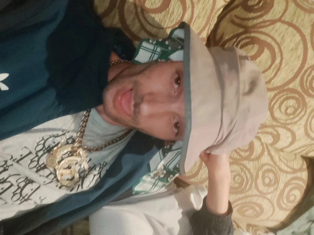candela969's Offline Chat Room